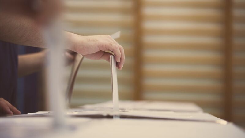 File:Bizoo niStock-Inserting-Ballots-900x508.jpg